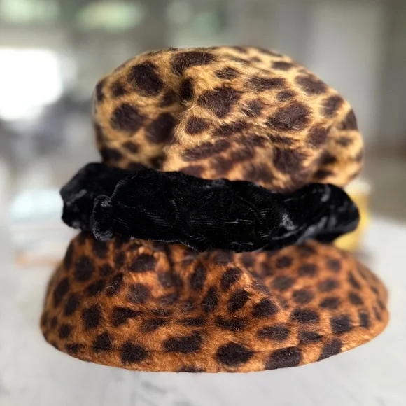 Vintage 1990s Kathy Luker Leopard “Faux Fur” Finish Hat w/ Plush Black Band - Picture 5 of 12